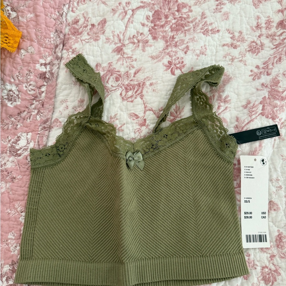 UO NWT Green Lace Trim Crop Top